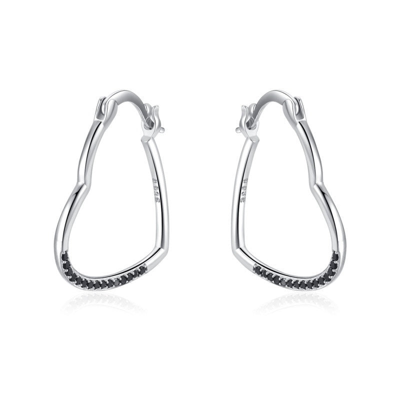 Creative Hollow Heart-shaped Zircon Necklace
